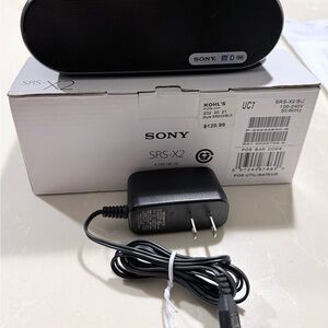 Sony SRS-X2 Black Speaker with Charger and bag